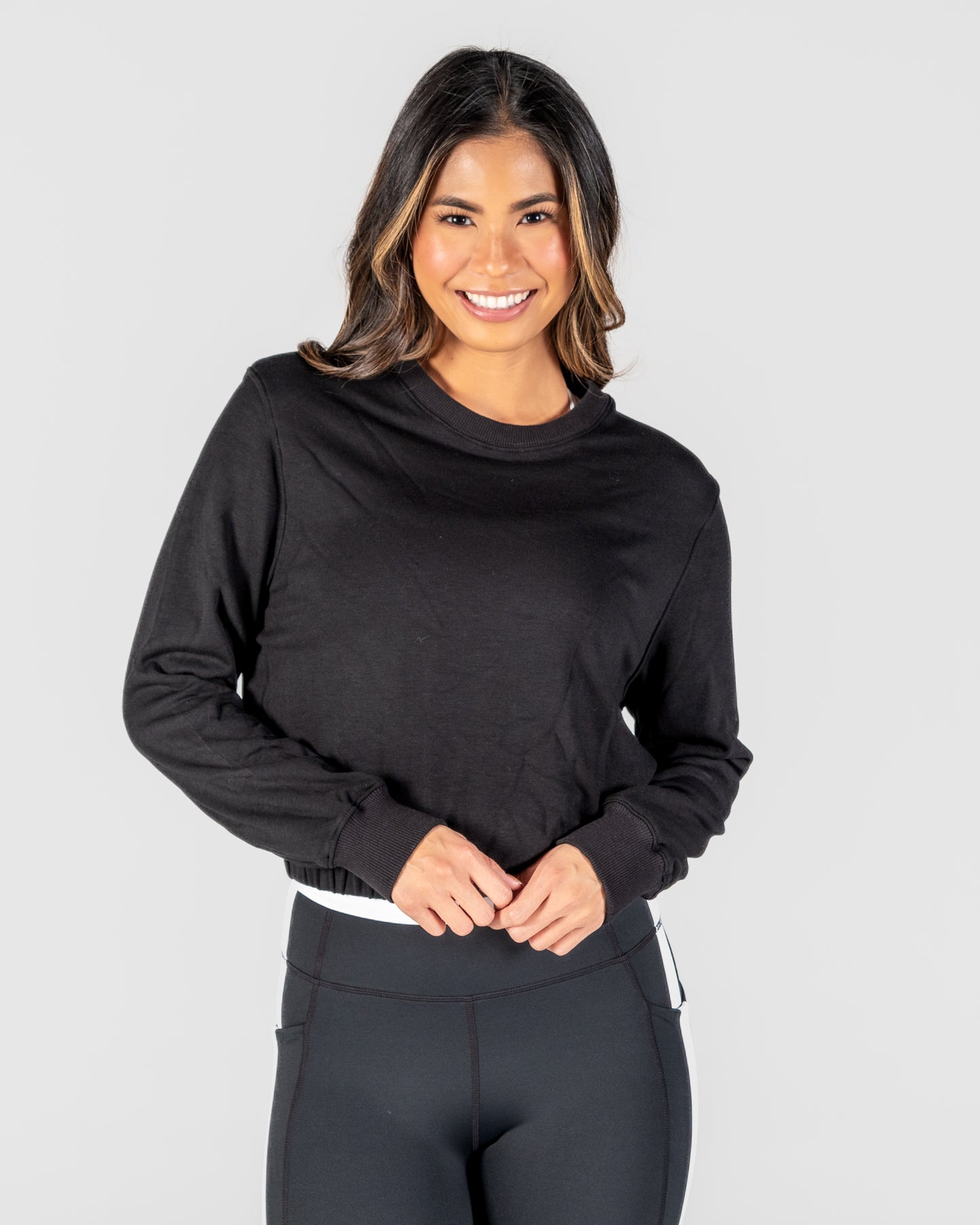 Revive Cropped Crew - Black