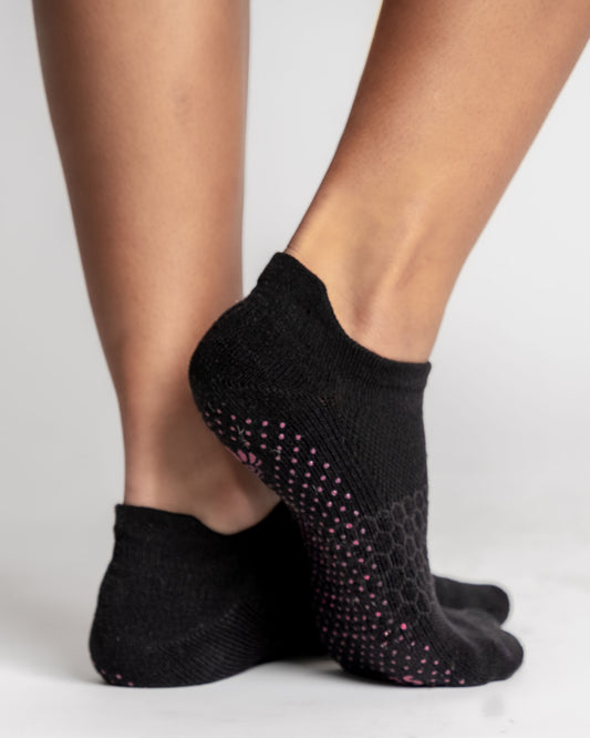 Grippy Socks - Black/Punch