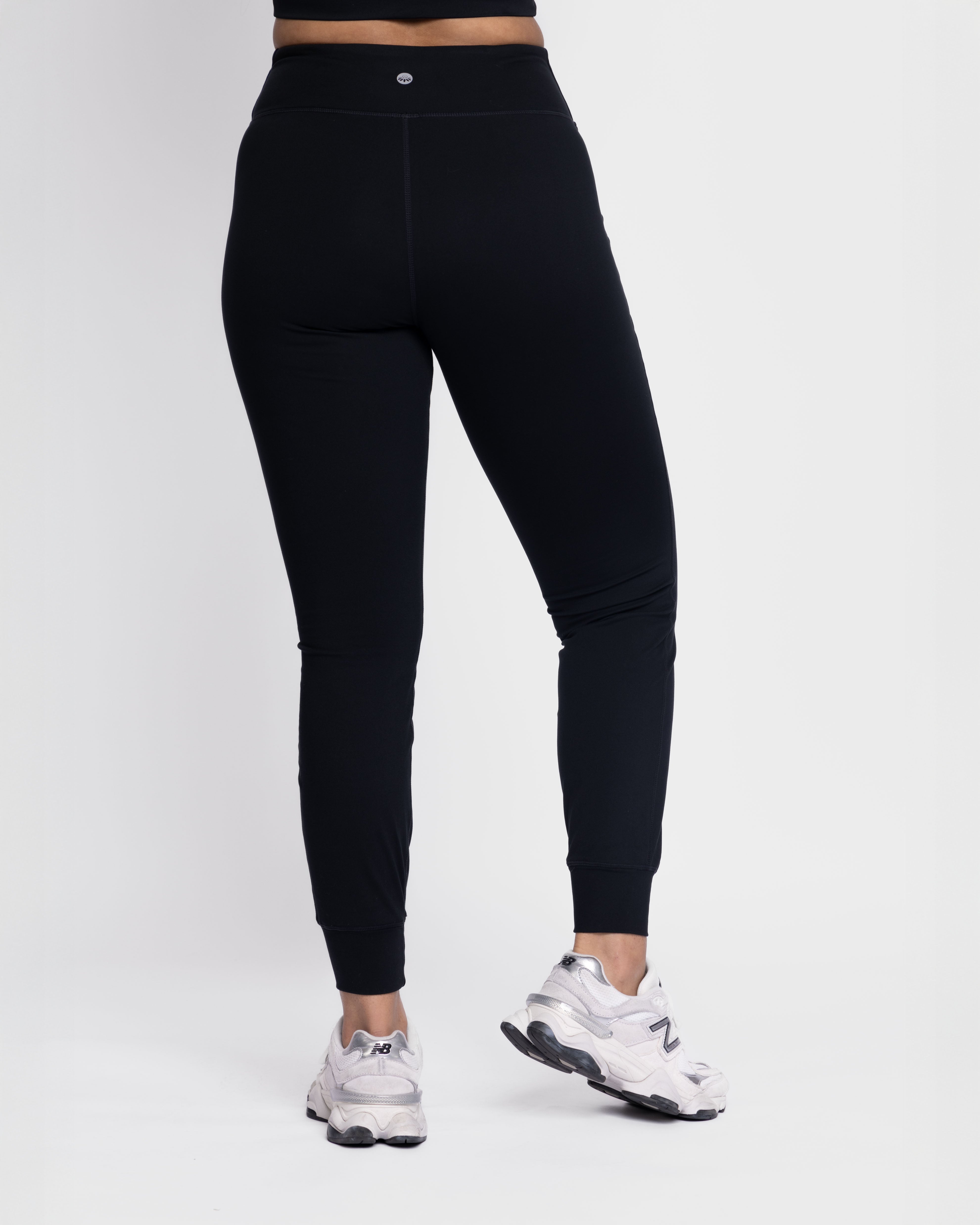 Senita Black Weekend Joggers: Comfort & Style for 2026