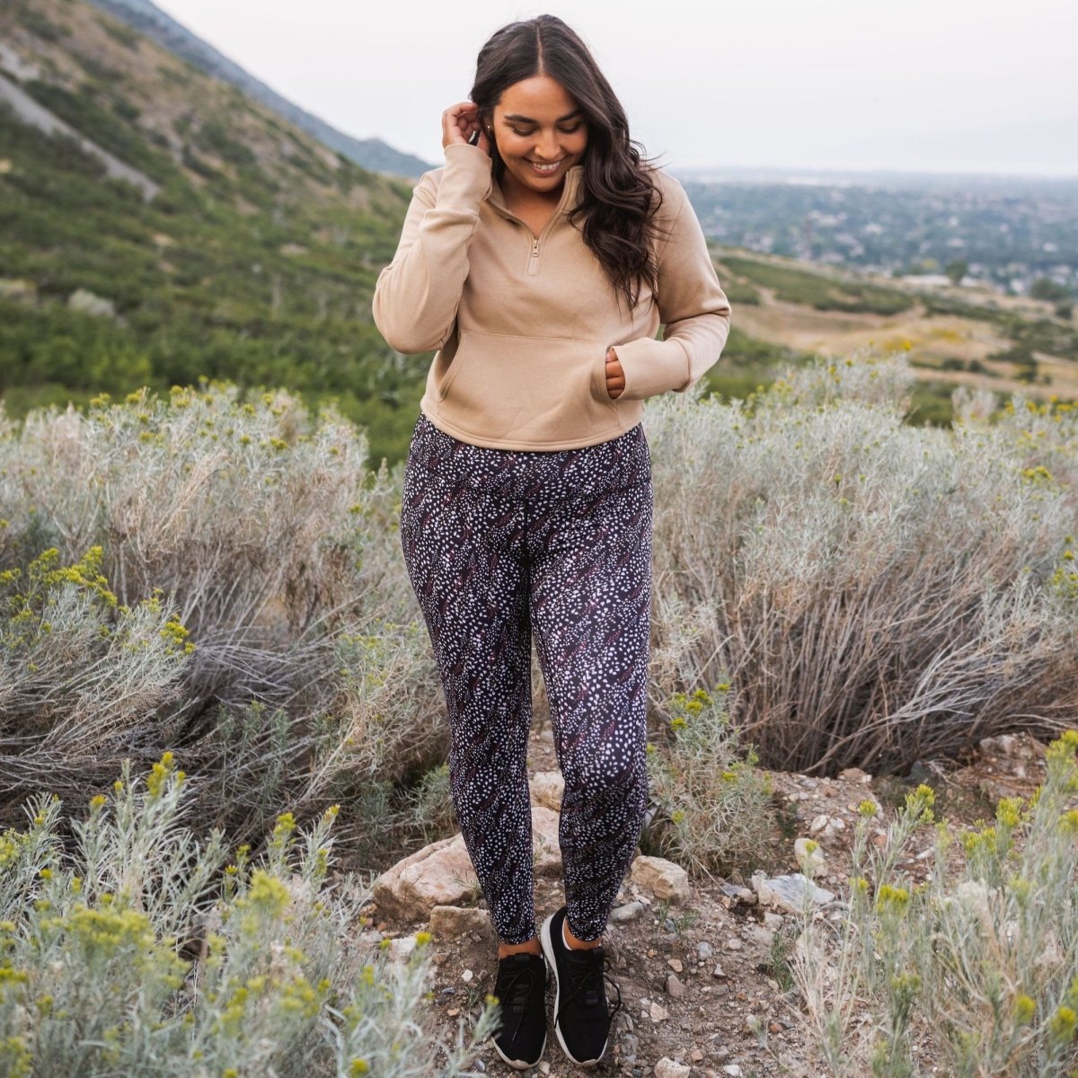 Salutation Pants - Impressions - Senita Athletics